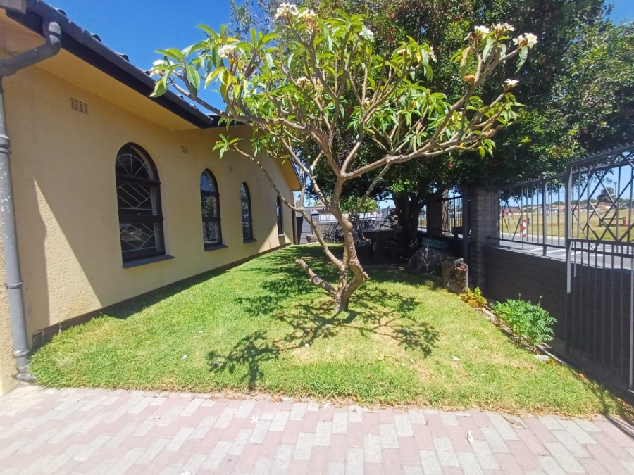 5 Bedroom Property for Sale in Rosedale Western Cape